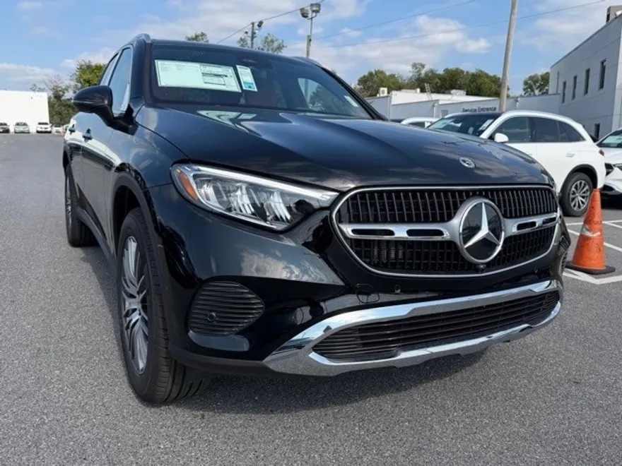 2026 Mercedes Benz GLC 300 4MATIC photo 1