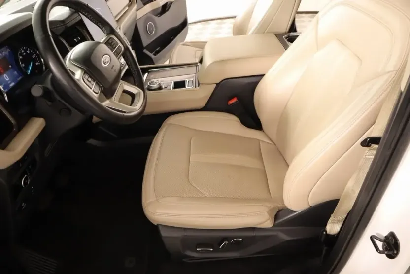 2024 Ford Expedition MAX Limited photo 1
