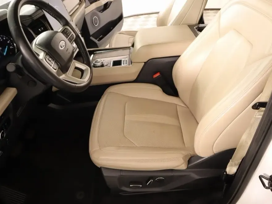 2024 Ford Expedition MAX Limited photo 1