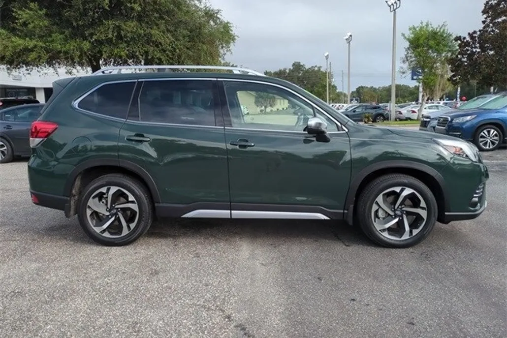 2023 Subaru Forester Touring photo 1