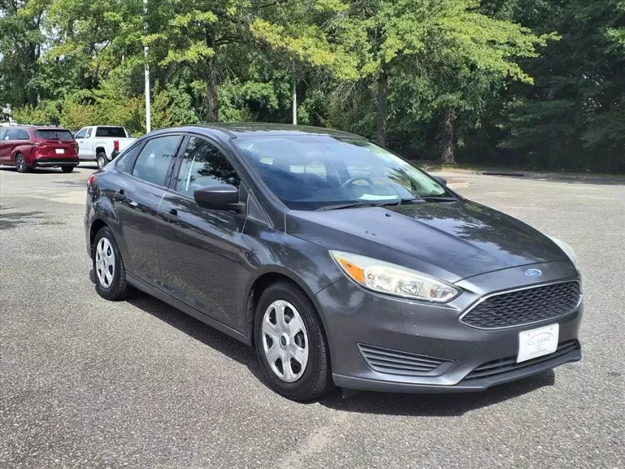2017 Ford Focus S photo 1