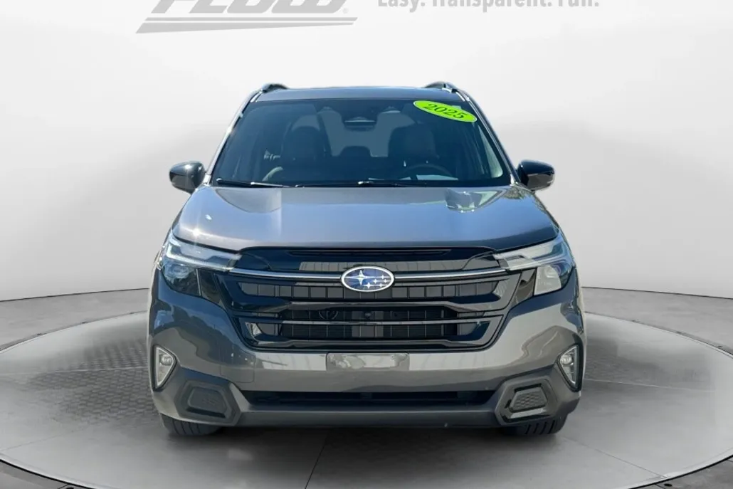 2025 Subaru Forester Touring photo 1