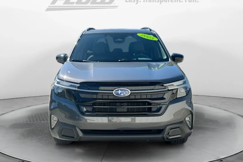 2025 Subaru Forester Touring photo 1