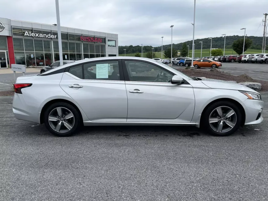 2019 Nissan Altima 2.5 SL photo 1