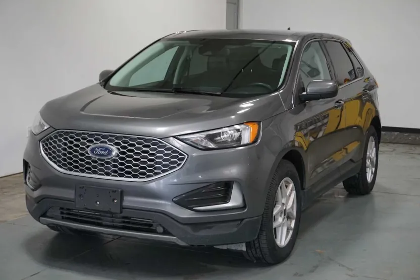 2023 Ford Edge SEL photo 1