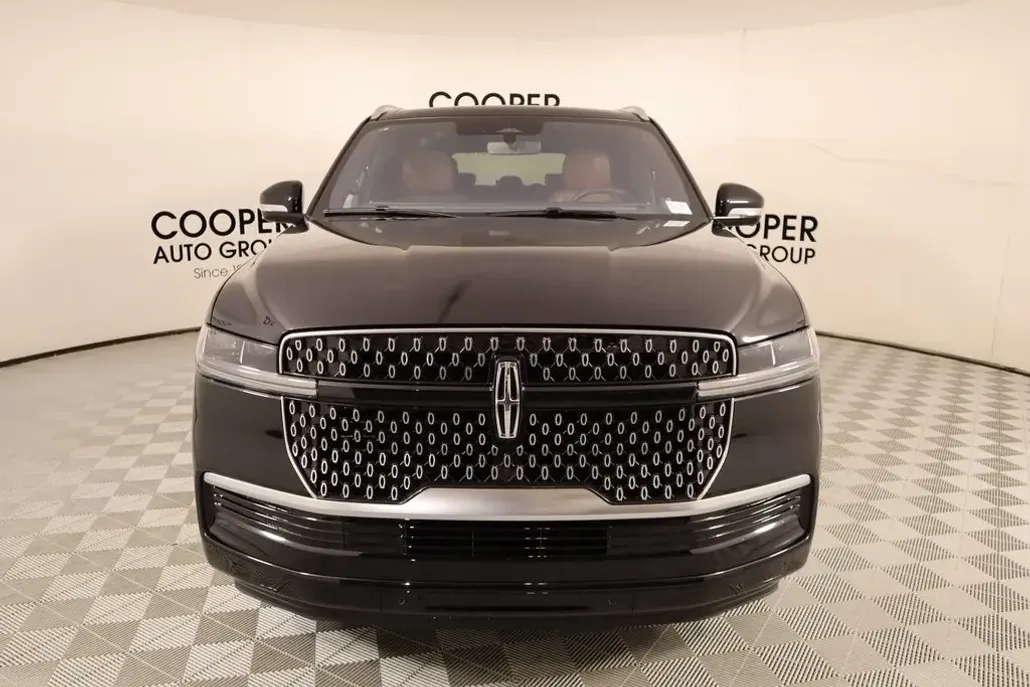 2025 Lincoln Navigator L Reserve photo 1