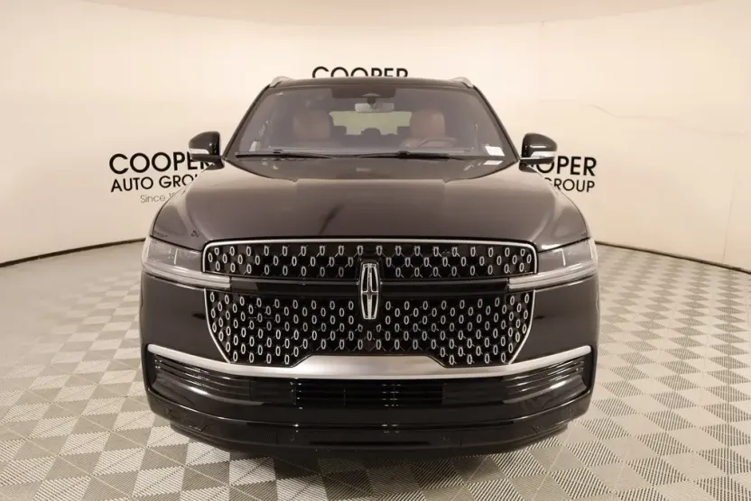 2025 Lincoln Navigator L Reserve photo 1