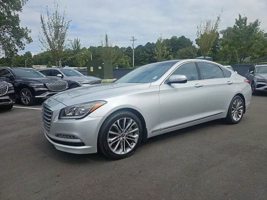 2016 Hyundai Genesis 3.8 RWD photo 1