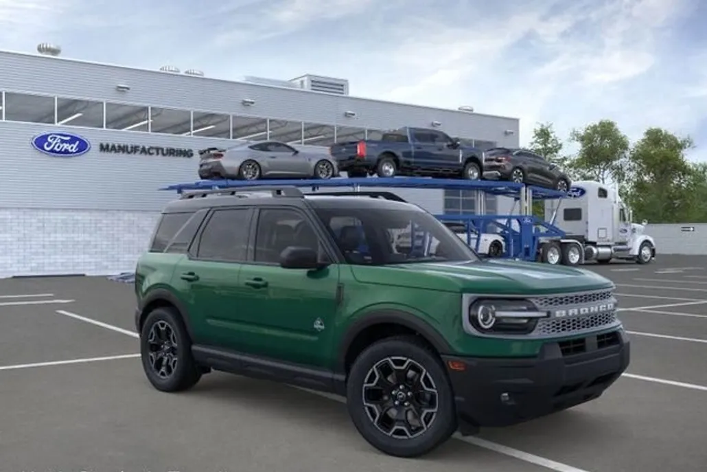 2025 Ford Bronco Sport Outer Banks photo 1