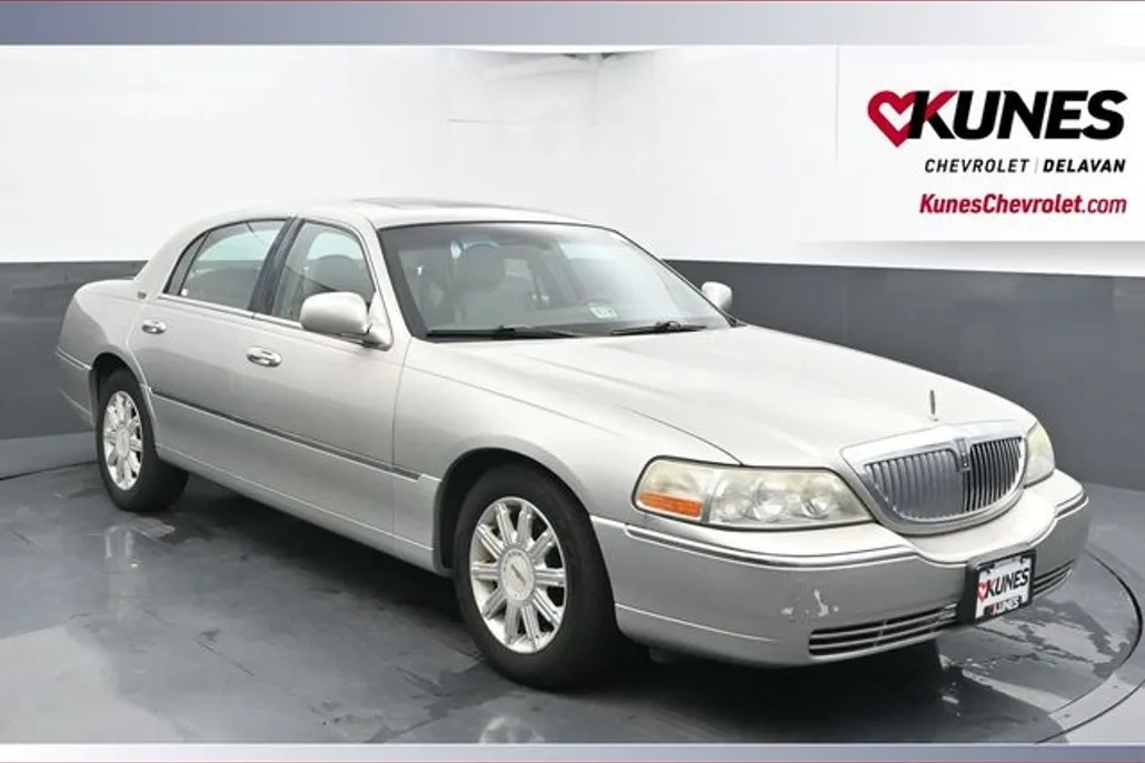 2007 Lincoln Town Car Signature Limited photo 1