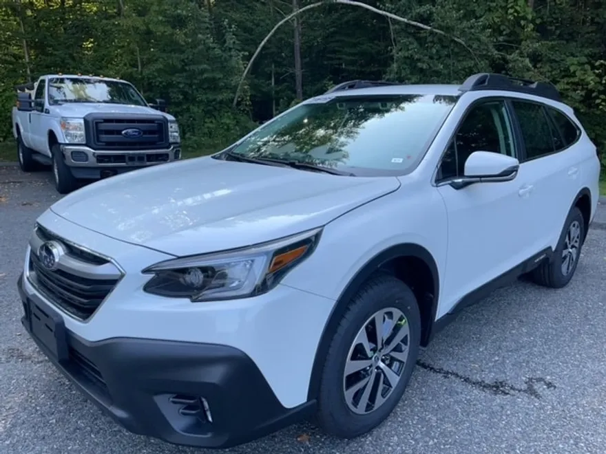 2022 Subaru Outback Premium photo 1