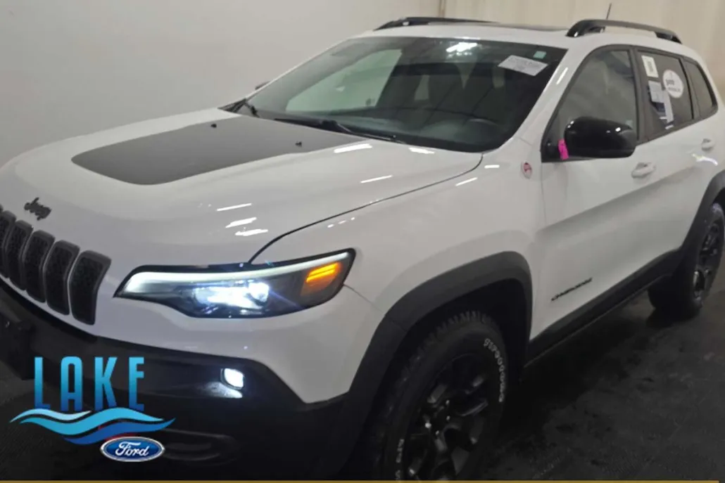 2022 Jeep Cherokee Trailhawk photo 1