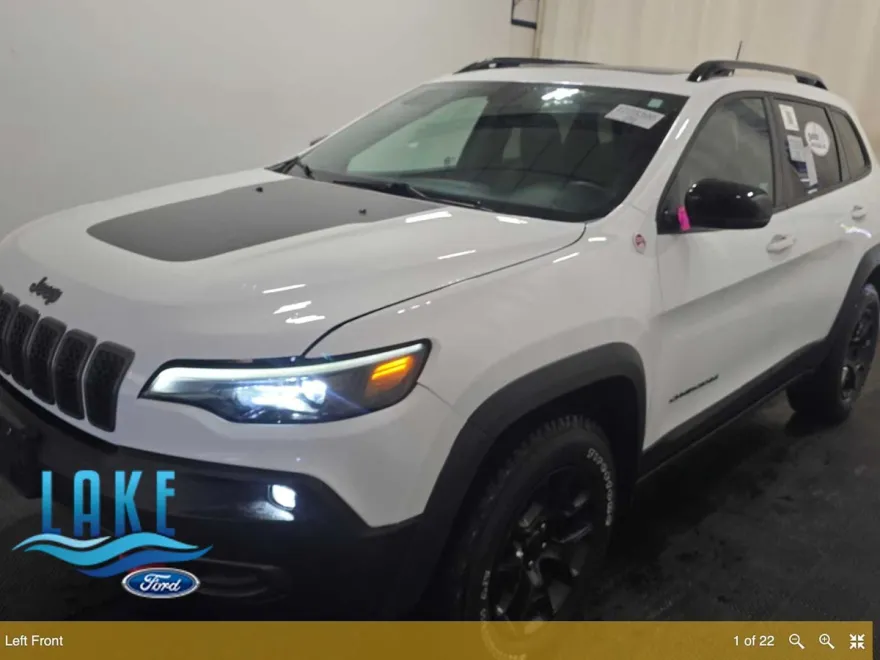 2022 Jeep Cherokee Trailhawk photo 1