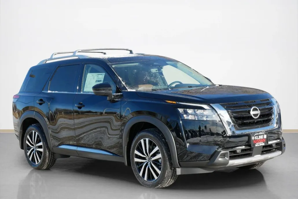 2025 Nissan Pathfinder Platinum photo 1