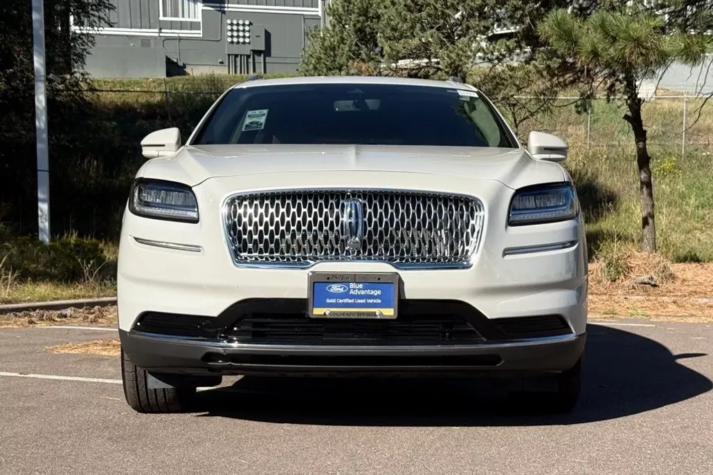 2023 Lincoln Nautilus Standard photo 1
