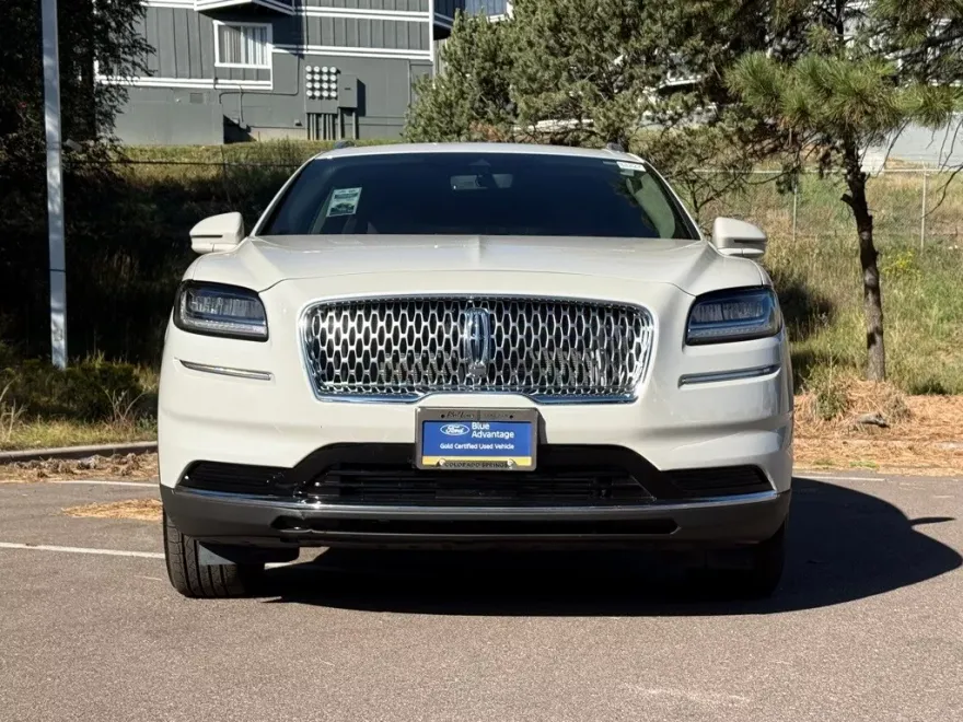 2023 Lincoln Nautilus Standard photo 1