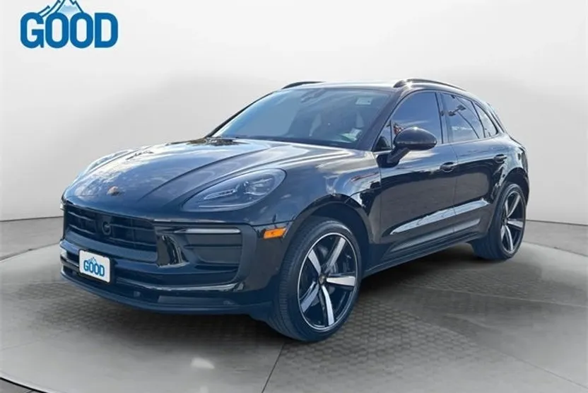 2022 Porsche Macan Base photo 1
