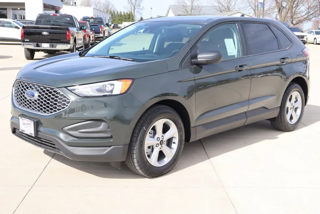 2024 Ford Edge SE photo 1
