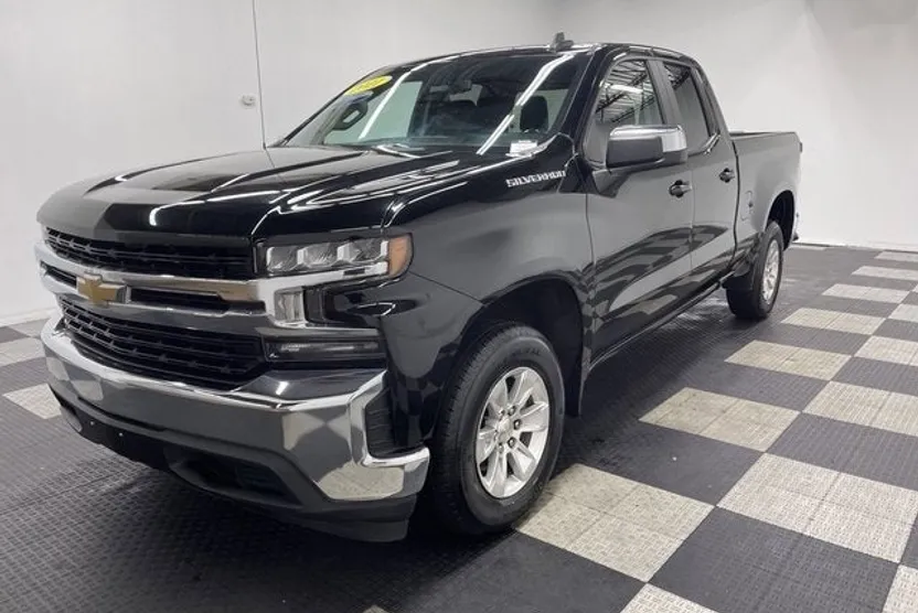 2021 Chevrolet Silverado 1500 LT photo 1