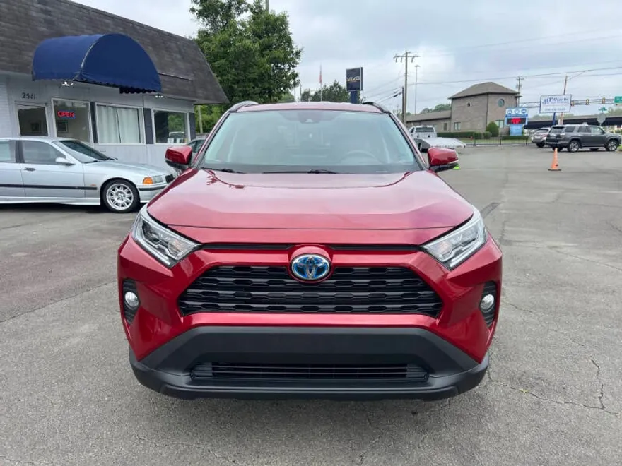 2021 Toyota RAV4 Hybrid XLE photo 1