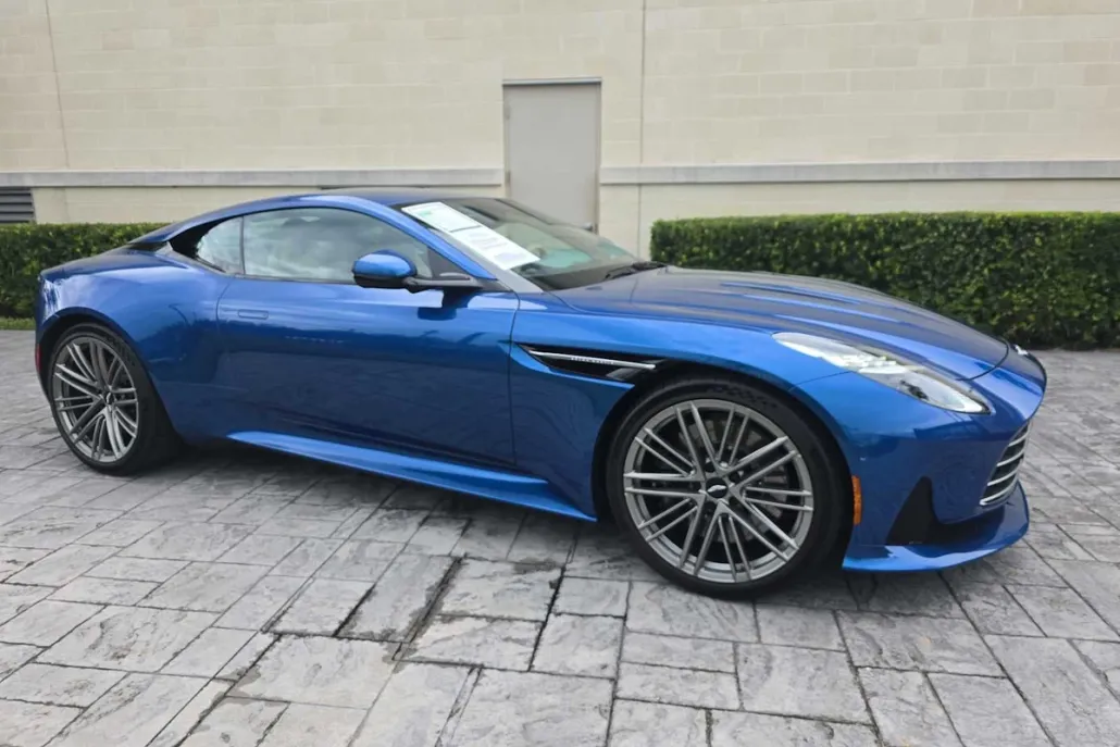 2024 Aston Martin DB12 photo 1