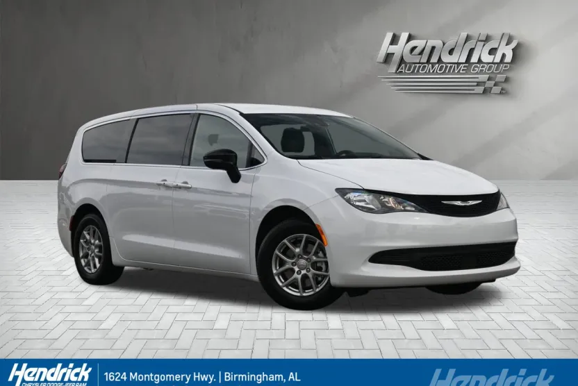 2026 Chrysler Voyager LX photo 1