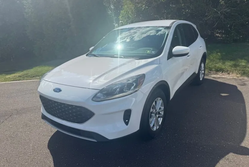 2021 Ford Escape SE photo 1