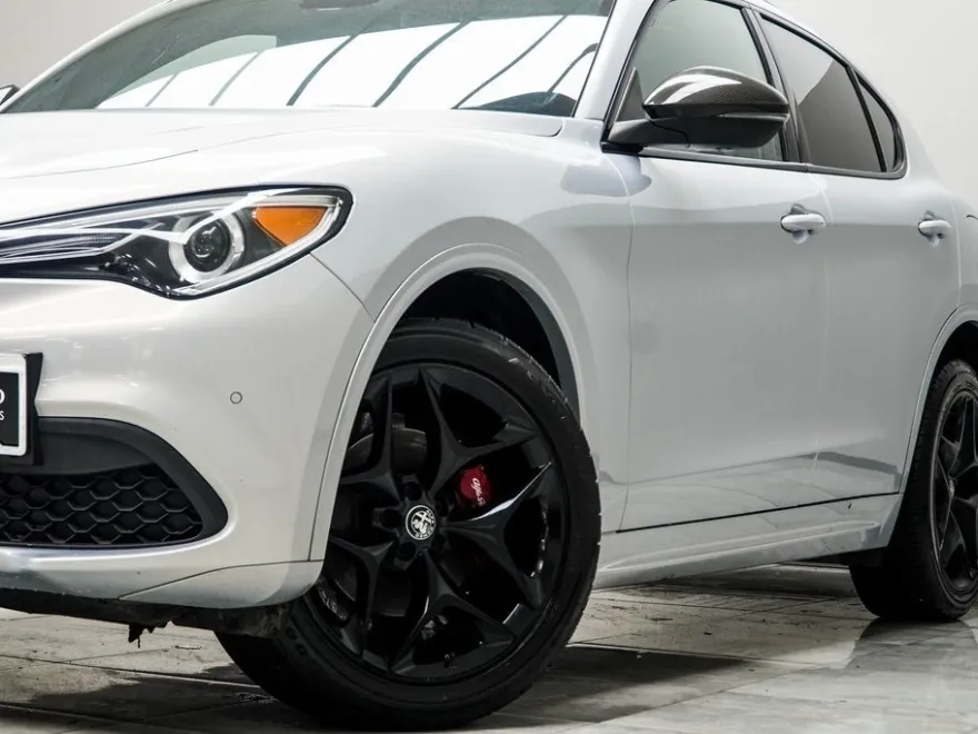 2020 Alfa Romeo Stelvio Ti Sport photo 1