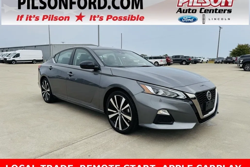2022 Nissan Altima 2.5 SR photo 1