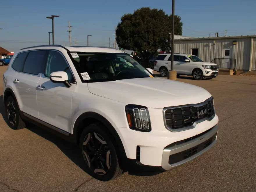 2025 Kia Telluride S photo 1