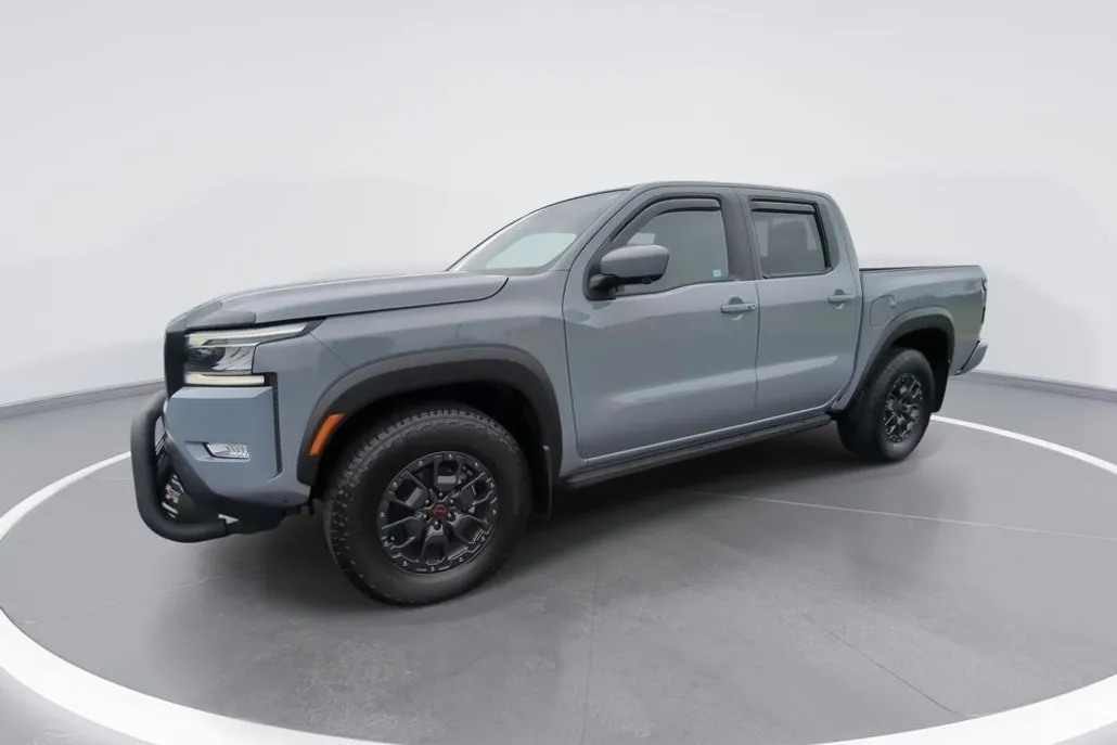 2023 Nissan Frontier PRO-4X photo 1