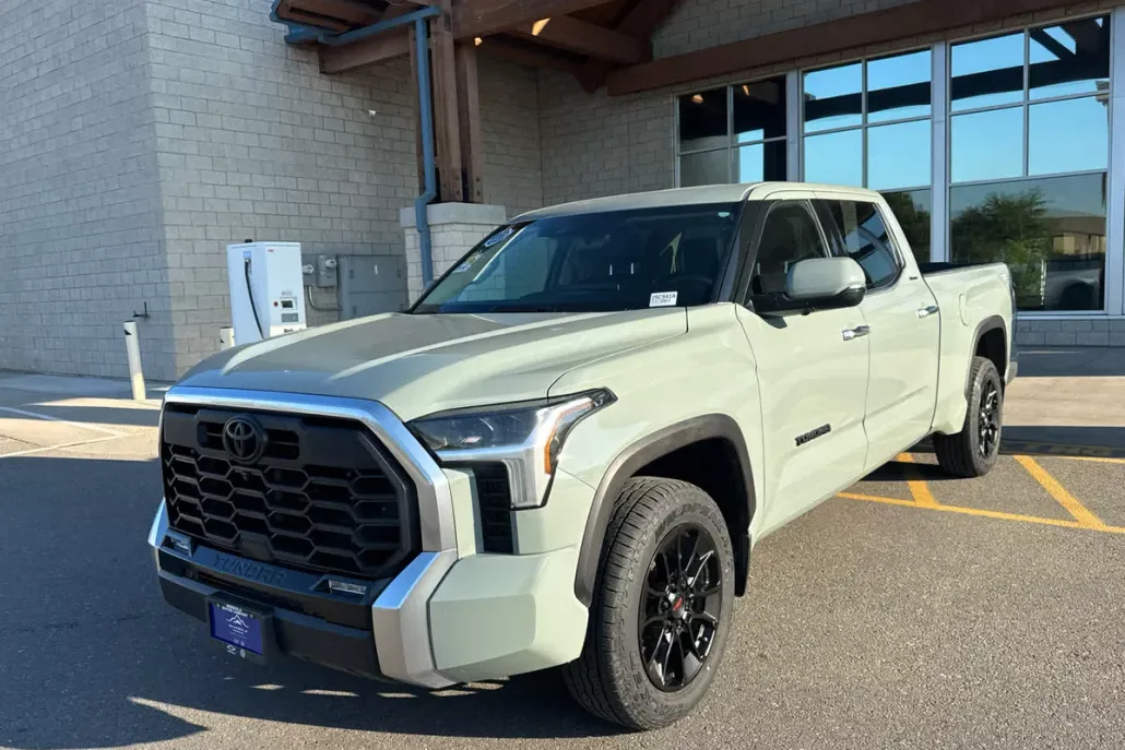 2023 Toyota Tundra Limited photo 1