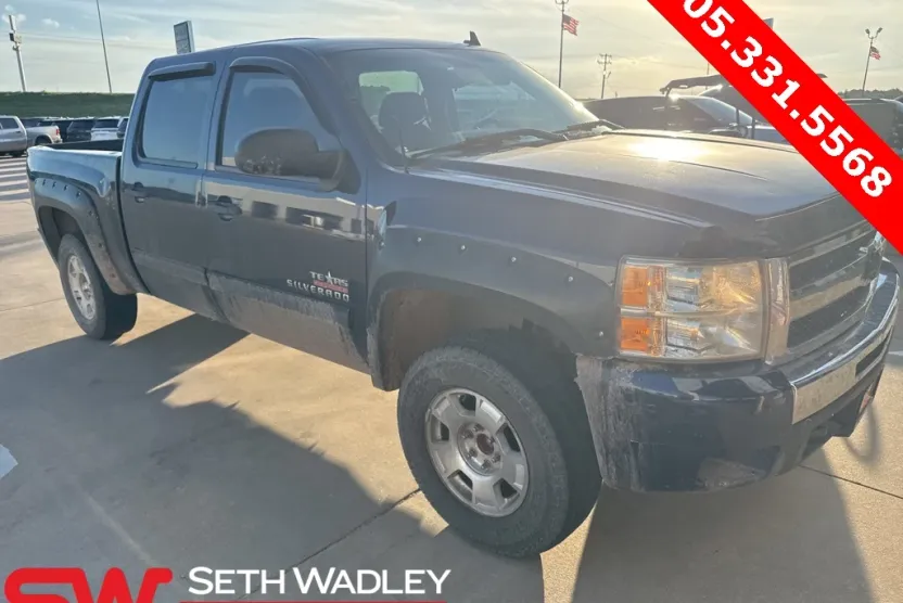 2011 Chevrolet Silverado 1500 LT photo 1