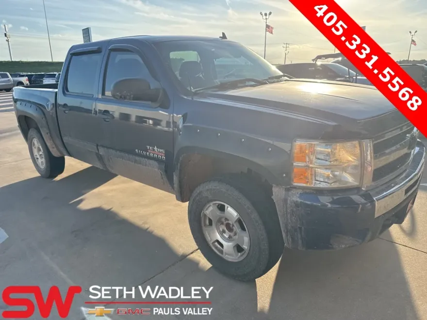 2011 Chevrolet Silverado 1500 LT photo 1