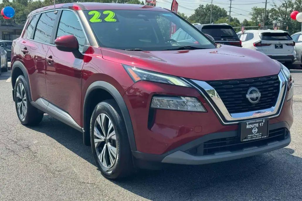 2022 Nissan Rogue SV photo 1