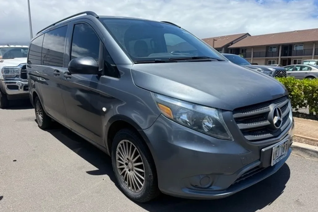 2017 Mercedes Benz Metris Van photo 1