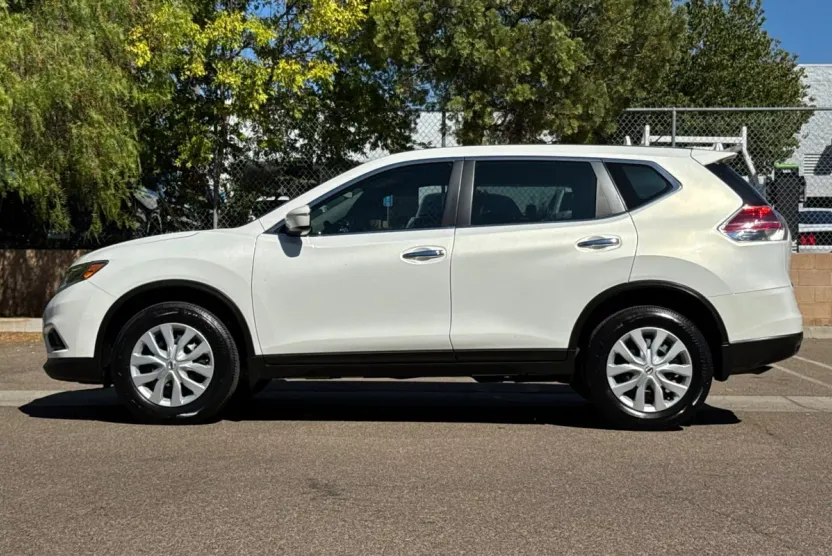 2014 Nissan Rogue S AWD photo 1