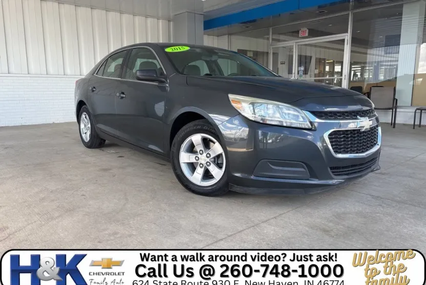 2015 Chevrolet Malibu photo 1