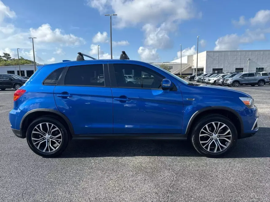 2019 Mitsubishi Outlander Sport ES photo 1