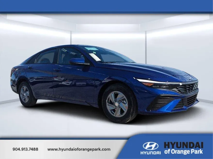 2025 Hyundai Elantra SE photo 1