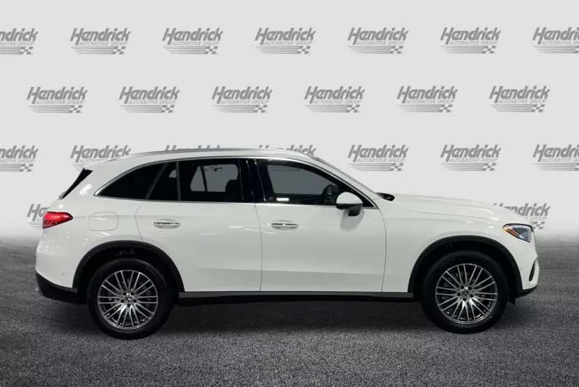 2026 Mercedes Benz GLC 300 4MATIC photo 1
