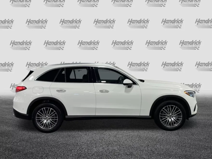 2026 Mercedes Benz GLC 300 4MATIC photo 1