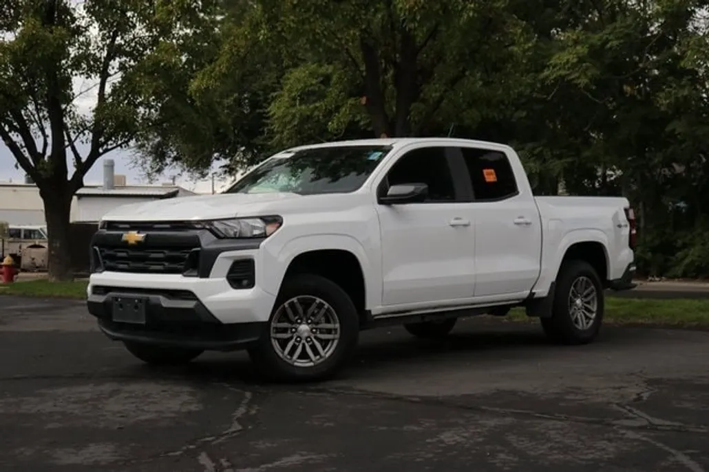 2023 Chevrolet Colorado LT photo 1
