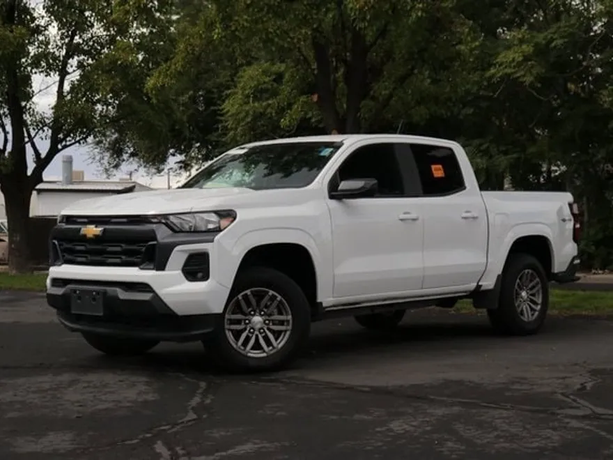 2023 Chevrolet Colorado LT photo 1
