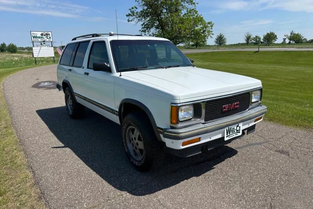 1994 Gmc Jimmy SLE photo 1