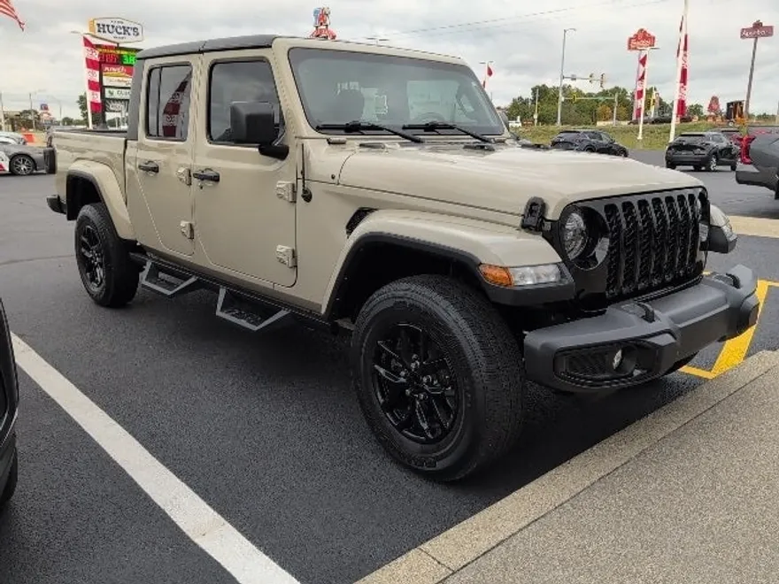 2022 Jeep Gladiator Altitude photo 1