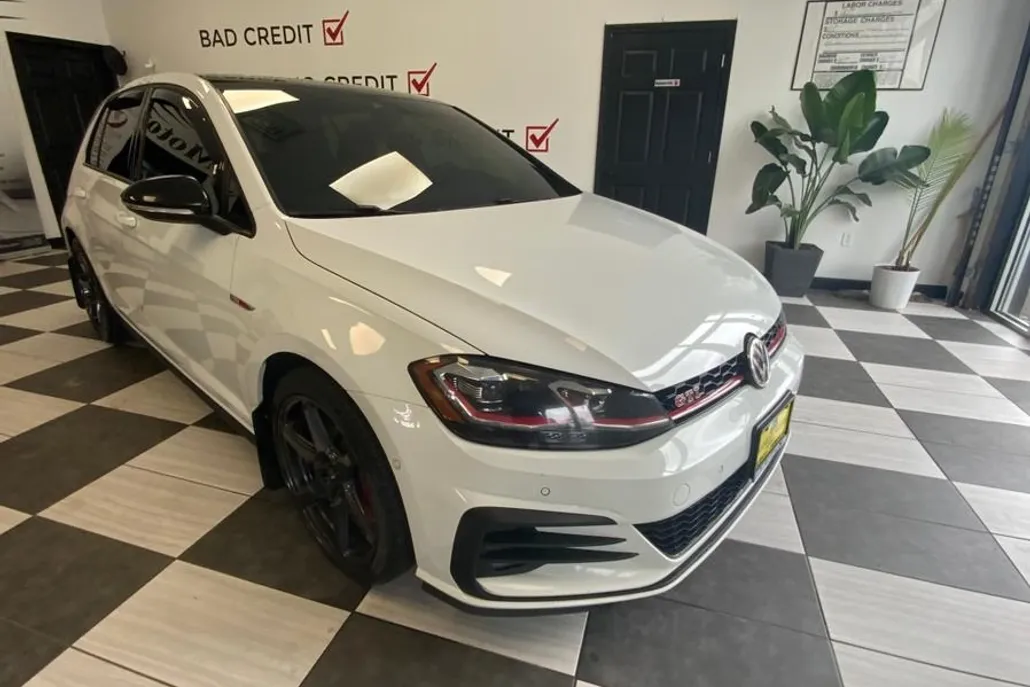 2021 Volkswagen Golf GTI S photo 1