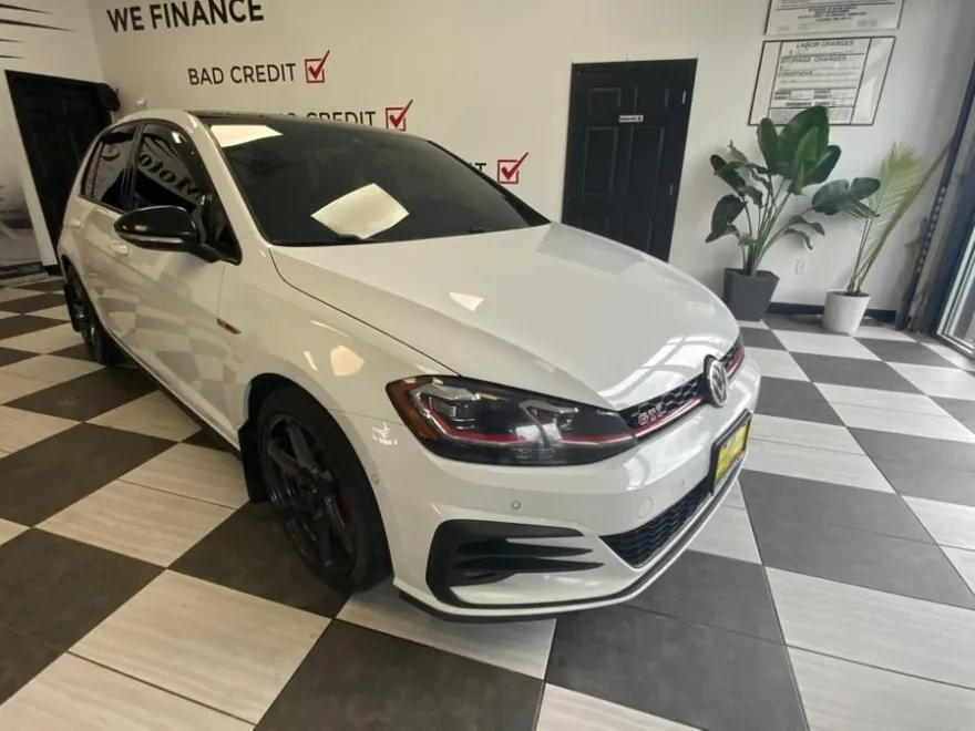 2021 Volkswagen Golf GTI S photo 1