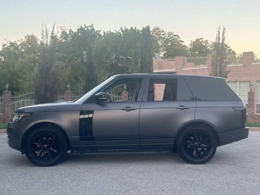2014 Land Rover Range Rover HSE photo 1