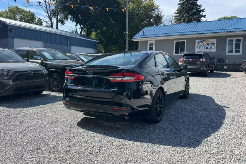 2018 Ford Fusion SE photo 1